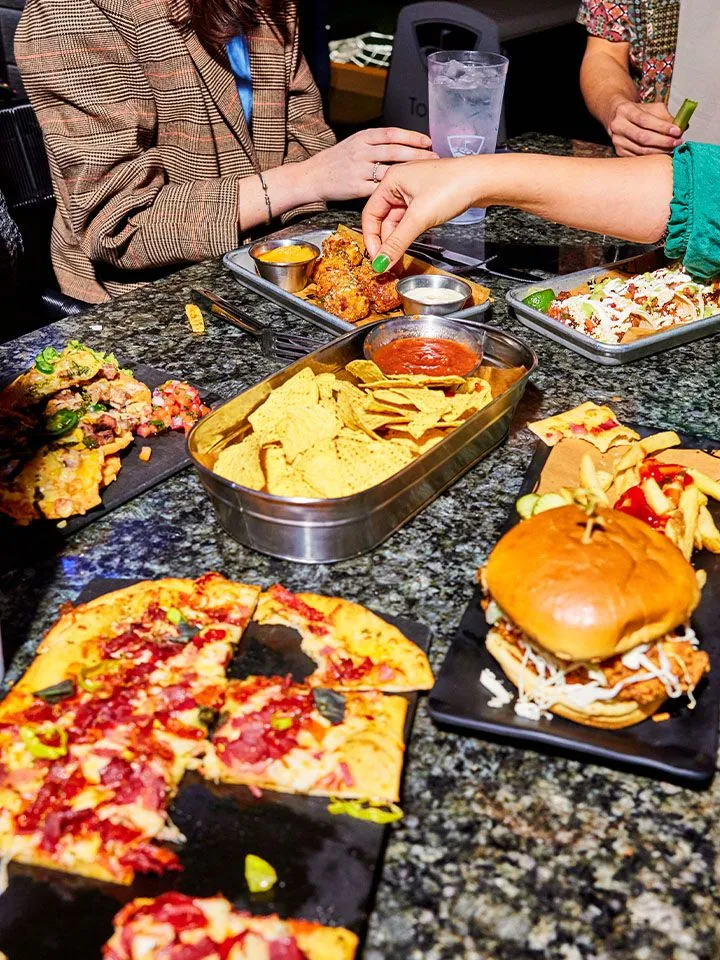 Comida y bebida